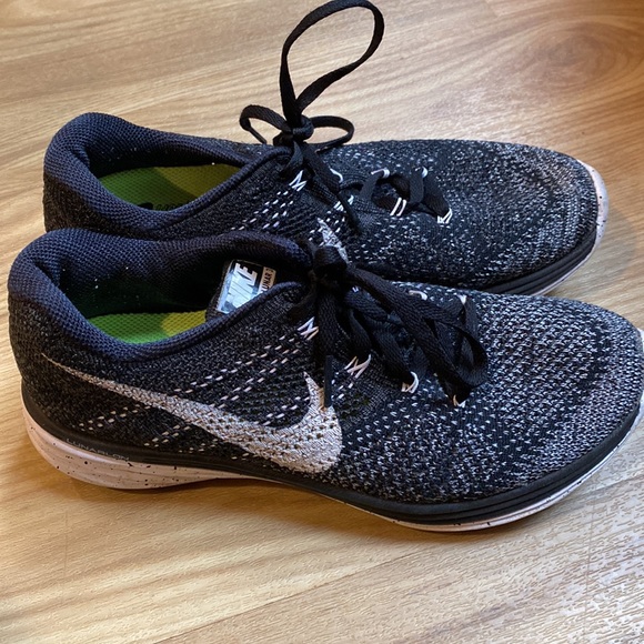 Nike Flyknit Lunar 3 Women’s Running Shoe - Picture 4 of 9